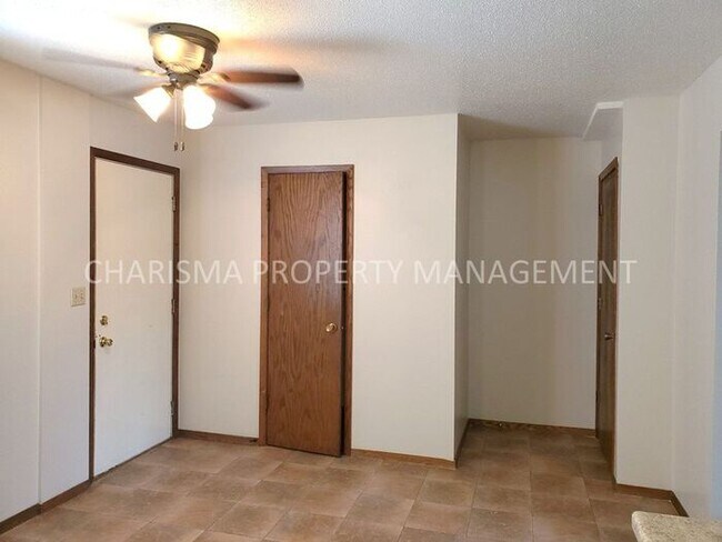 Building Photo - 1708 S Melanie Ln