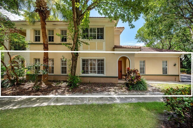 Building Photo - 2482 Centergate Dr