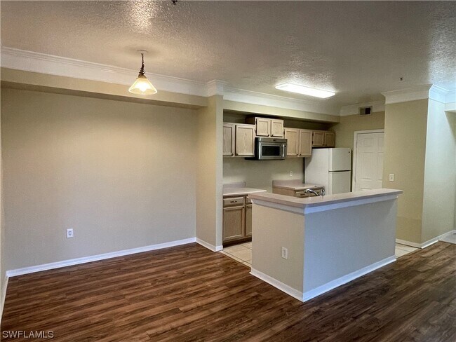 Building Photo - 11490 Villa Grand