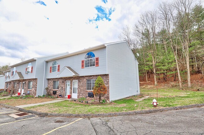 Foto del edificio - 197 Pine Hill Rd