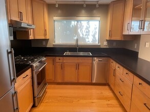 Building Photo - 4724 Shade Tree Ln