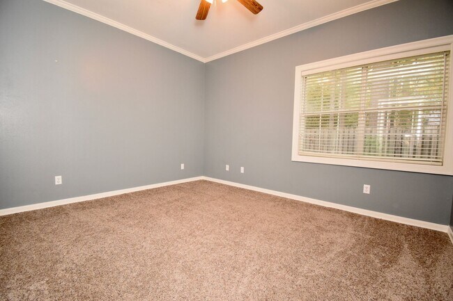 Foto del edificio - Centrally Located 2 Bedroom 2 Bath House