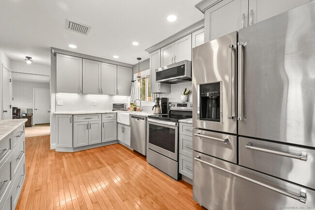 Foto del edificio - 69 Walnut Hill Rd