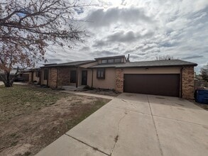 Building Photo - 3132 N Longfellow Ct