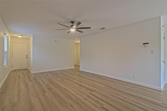 Foto del edificio - 313 Avalanche Ave