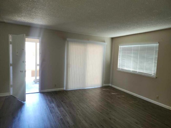 Foto del edificio - 1563 Valle Vista Ave