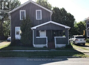 Building Photo - 3 Greenlaw Pl
