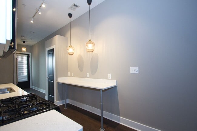 Building Photo - 1195MT