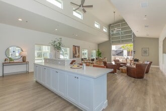 Building Photo - Creekside Village