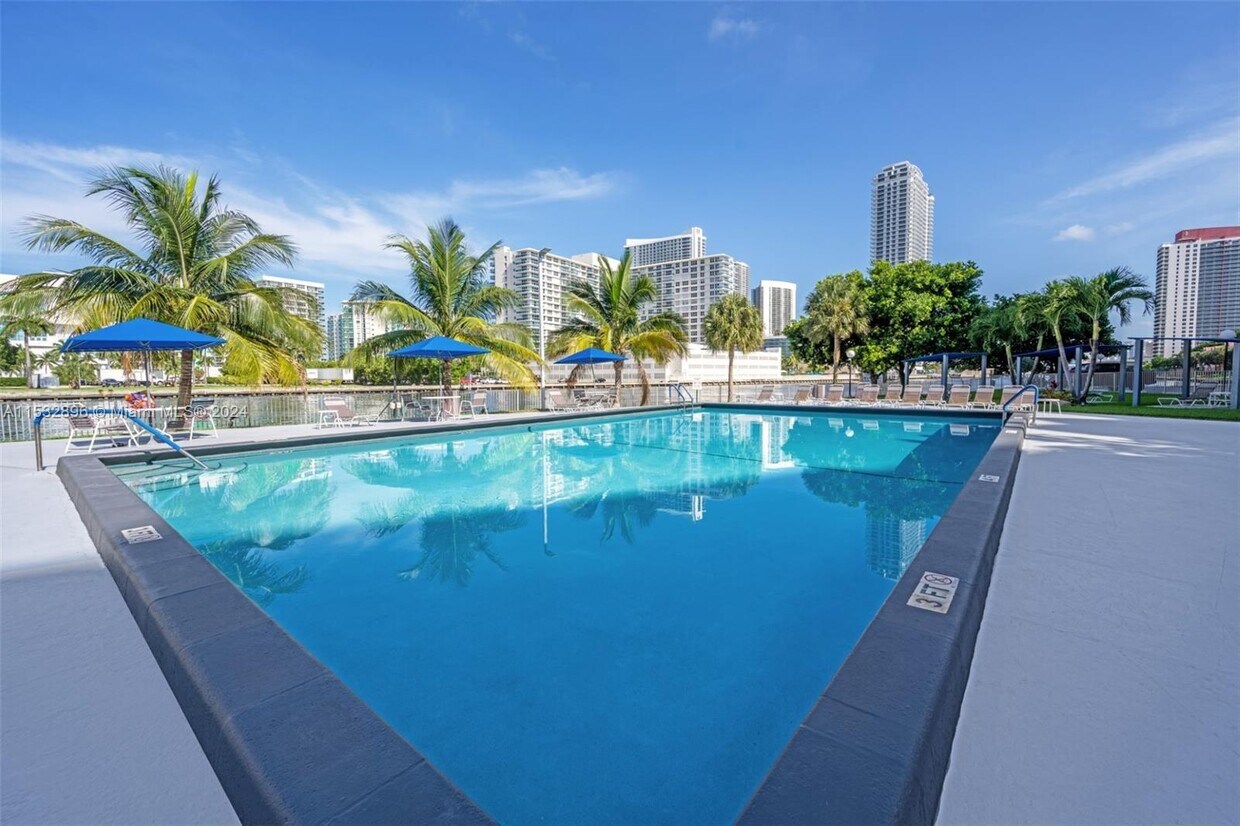 Foto principal - 200 Leslie Dr