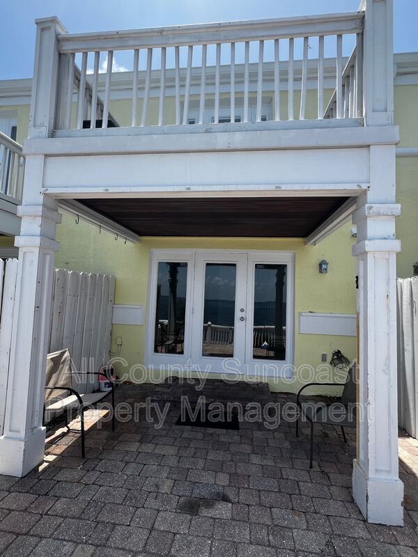 Building Photo - 5066 Coquina Key Dr SE