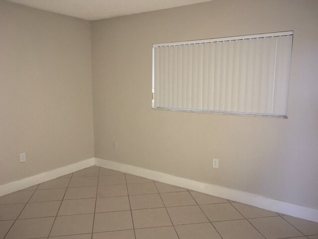 Building Photo - 8650 SW 133rd Avenue Rd