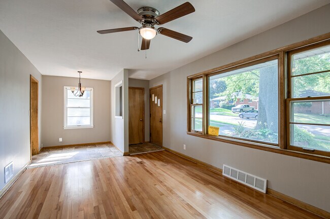 Foto del edificio - 4320 Meredeth St