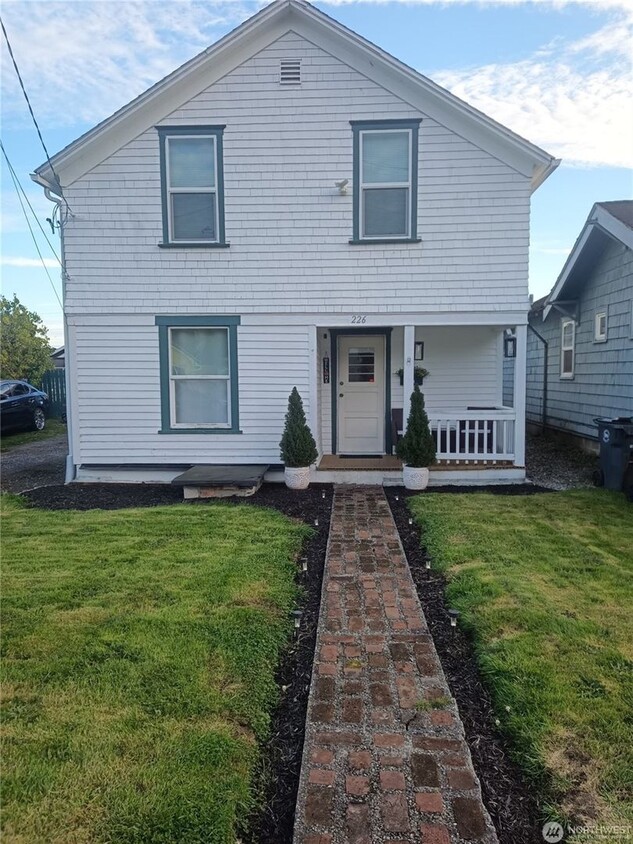 Primary Photo - 5Bd 1.75Ba Home located in Hoquiam Move in...