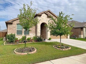 Building Photo - 4016 Spur Trail Dr