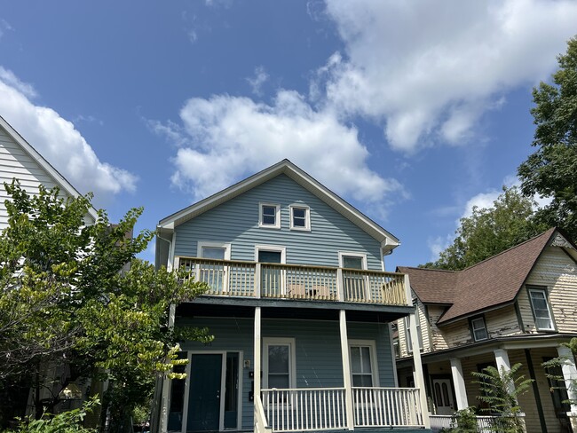 Building Photo - 913 N 7th St
