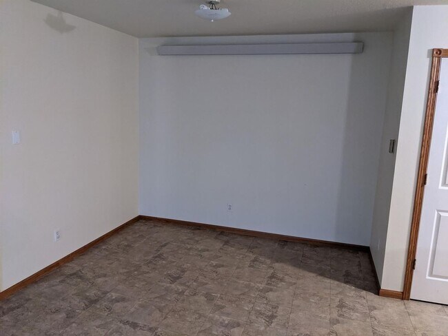 Building Photo - 505 Cedar Street