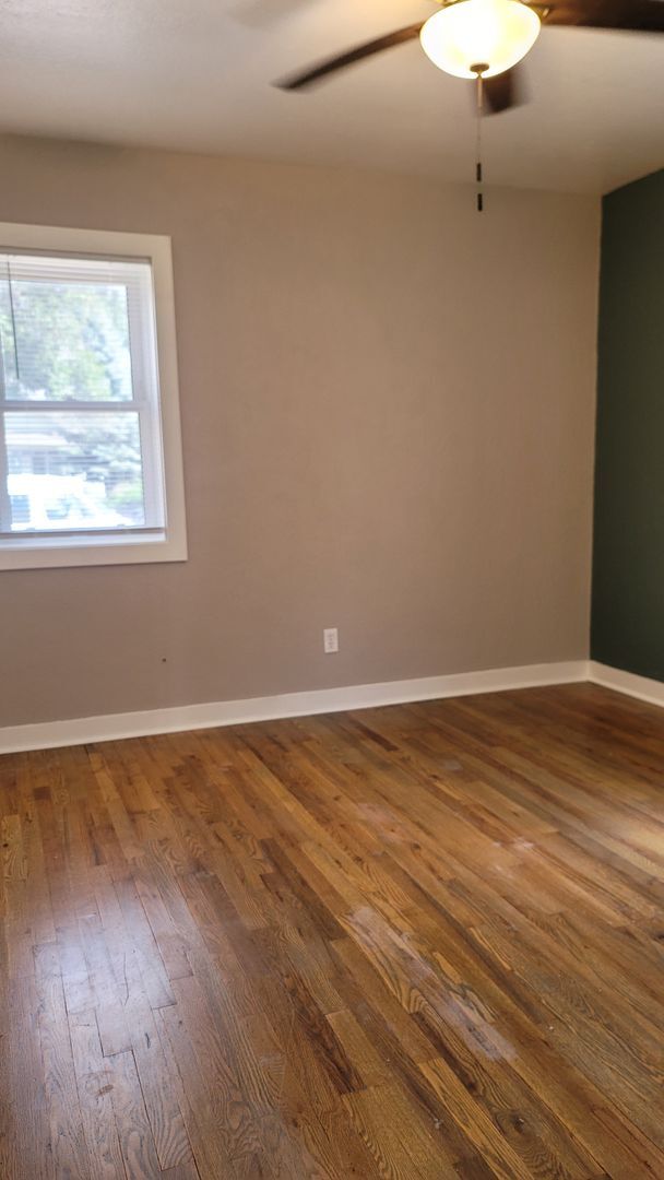 Building Photo - Amazing 4 bedroom Ranch home on a corner l...
