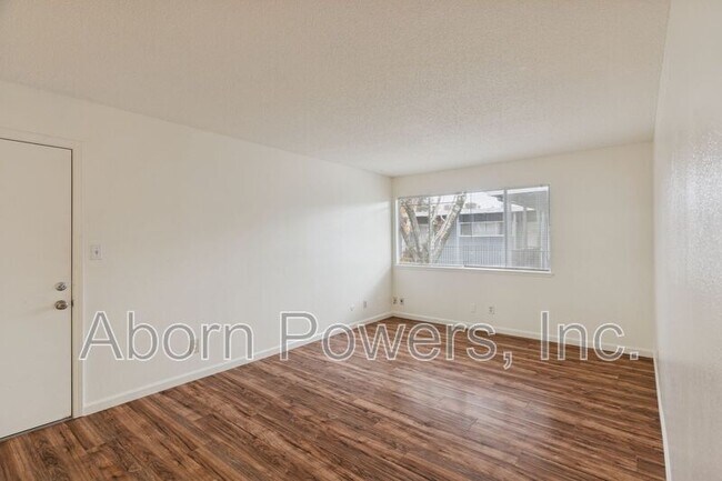 Foto del edificio - 1215 Williams Way