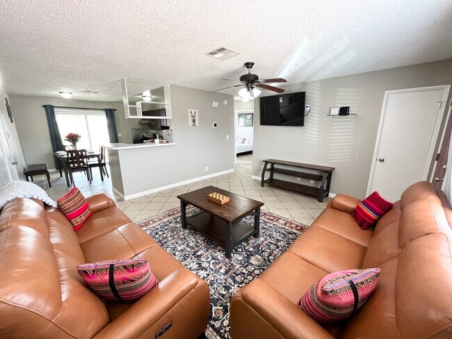 Foto del edificio - 429 Longtree Ave