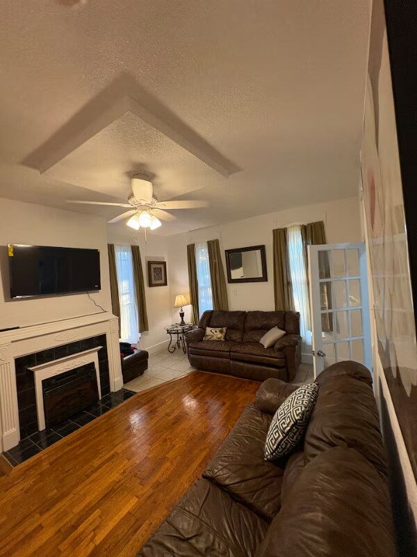 Foto del edificio - 1016 NE Quincy St