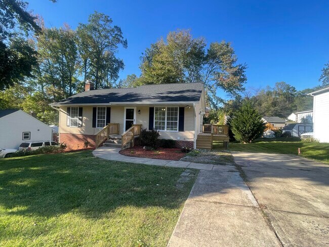 Foto del edificio - 221 Fallsway Ln