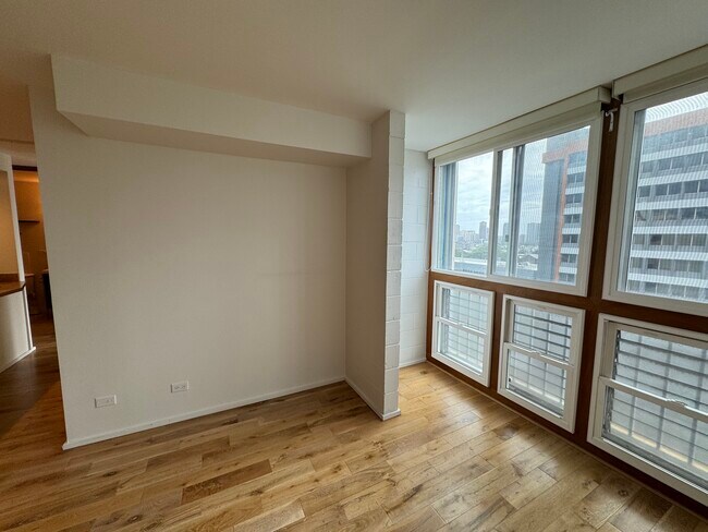 Building Photo - 1415 Punahou St