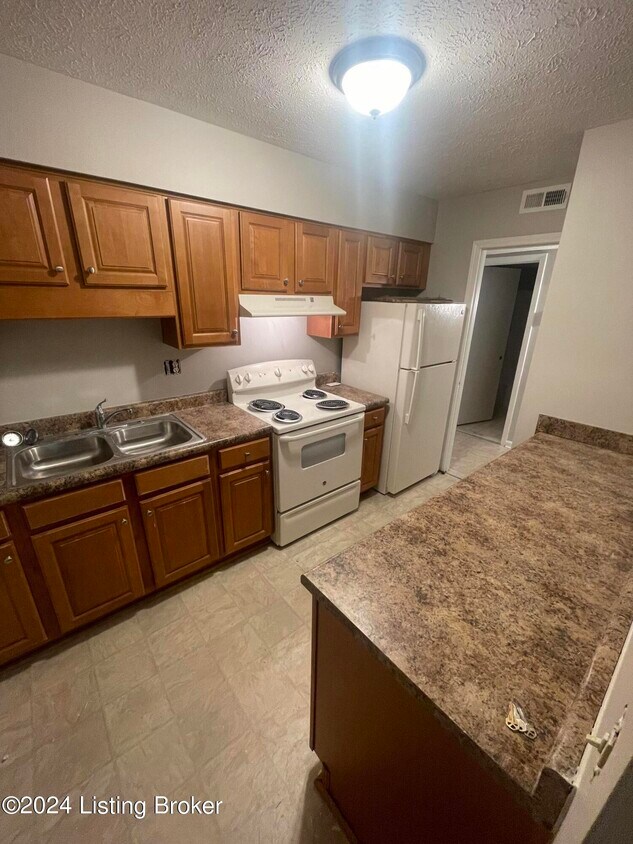 Foto principal - 2706 Chickasaw Ave