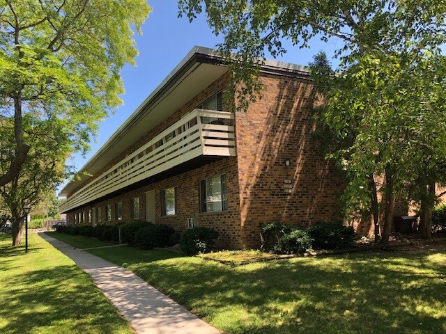 Exterior - 3017 N 9th St