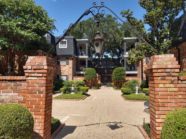 Foto del edificio - 2 br, 2 bath Condo - 8401 North New Braunf...