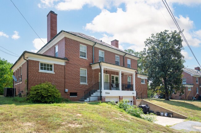 Building Photo - 506 Thomas Rd