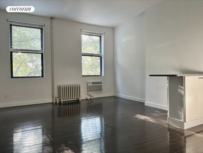 Building Photo - 918 St Nicholas Ave