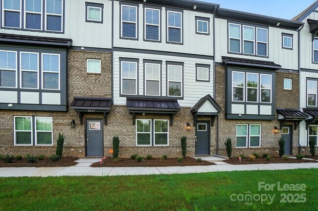 Foto del edificio - 5033 Westmead Ln