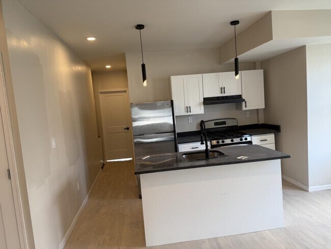 Foto del edificio - 221 N 65th St