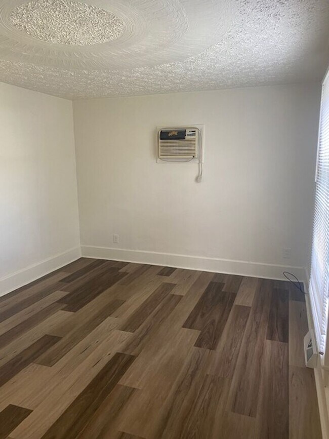 Foto del edificio - Quaint one bedroom home for rent at just $...