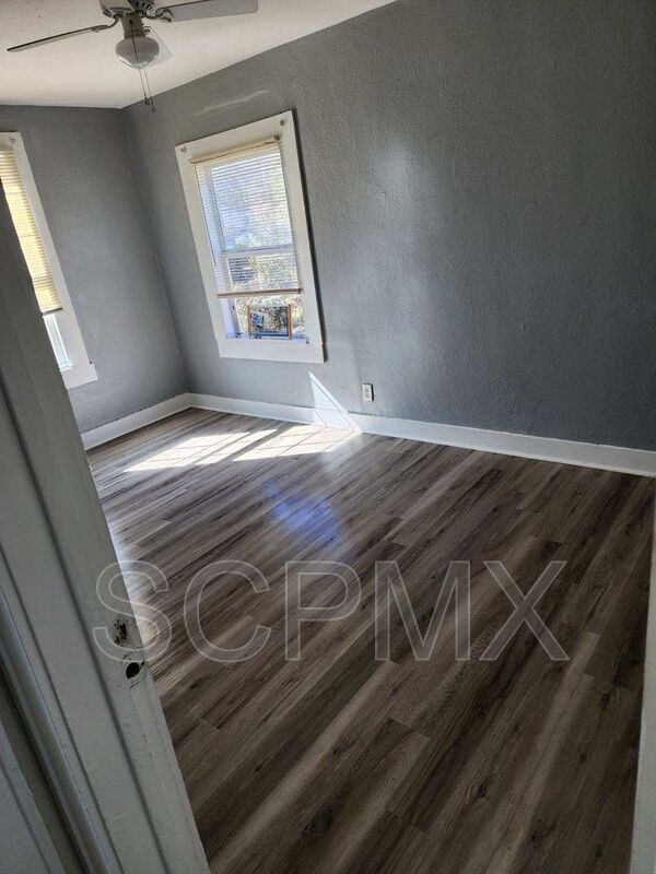 Foto del edificio - 2652 Lawrence St