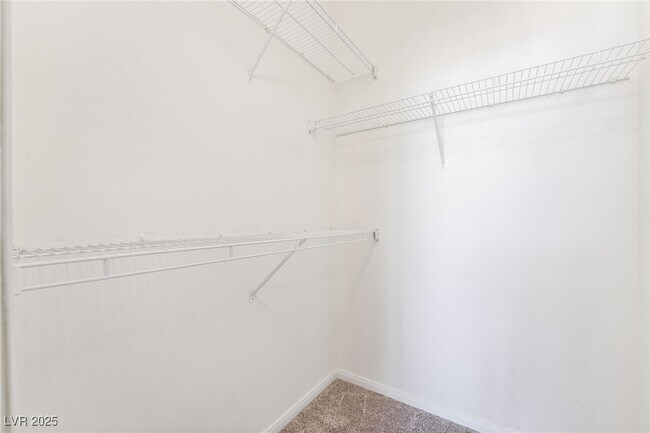 Foto del edificio - 8555 W Russell Rd