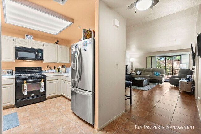 Foto del edificio - 2851 S Valley View Blvd