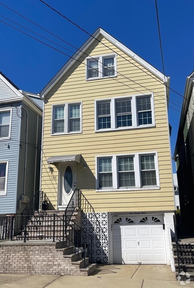 Building Photo - 193 Avenue C