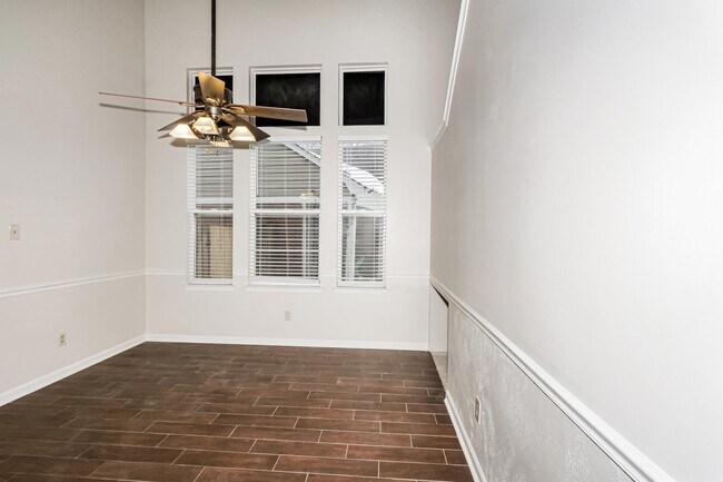 Building Photo - 7897 Bentwood Cir