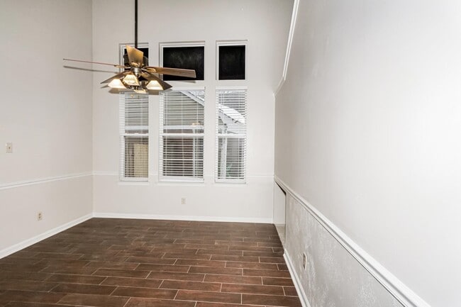 Foto del edificio - 7897 Bentwood Cir