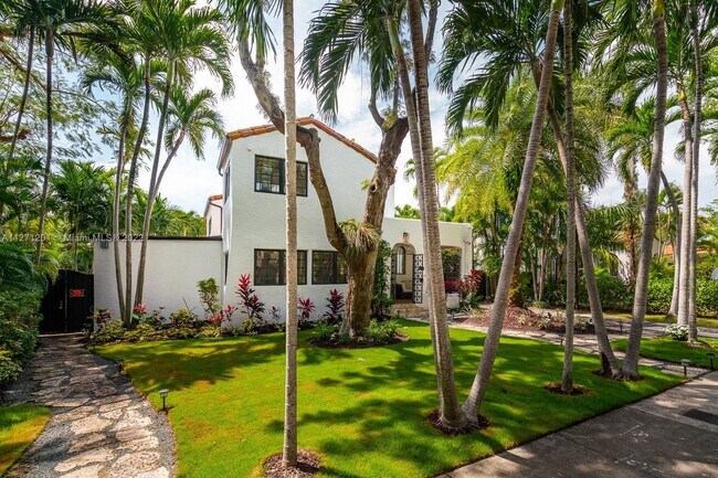 Foto del edificio - 5968 NE 6th Ct