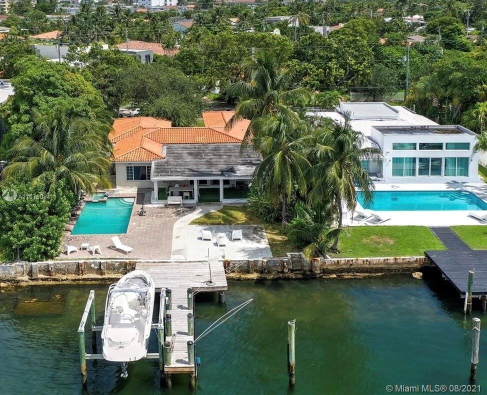 Primary Photo - 1205 N Biscayne Point Rd