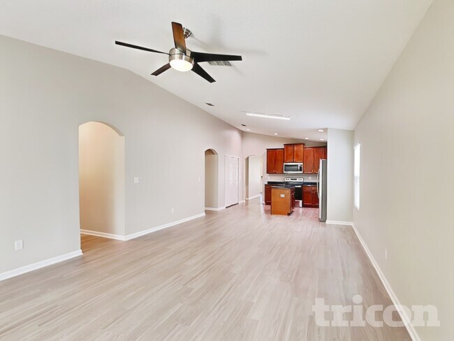 Building Photo - 621 Birchbark Trail