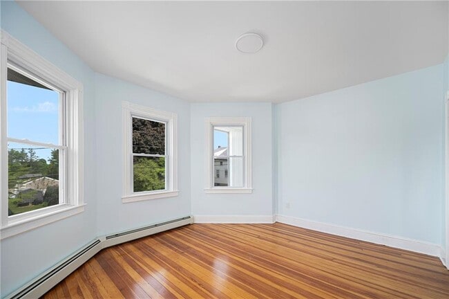 Building Photo - 87 Lyman Ave