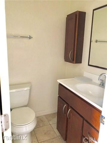 Foto del edificio - Studio, 1 bath Apartment - 101 W Canada