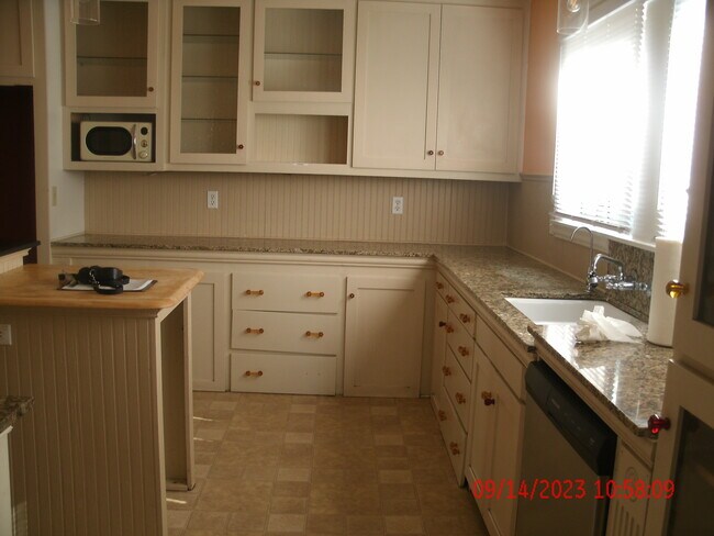 Foto del edificio - 1056 E 1st St