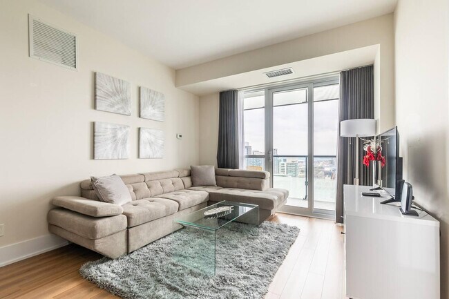 Photo du bâtiment - 299 Front St W