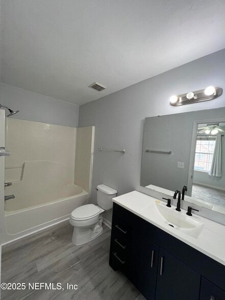 Foto del edificio - 3057 Camelliawood Cir E