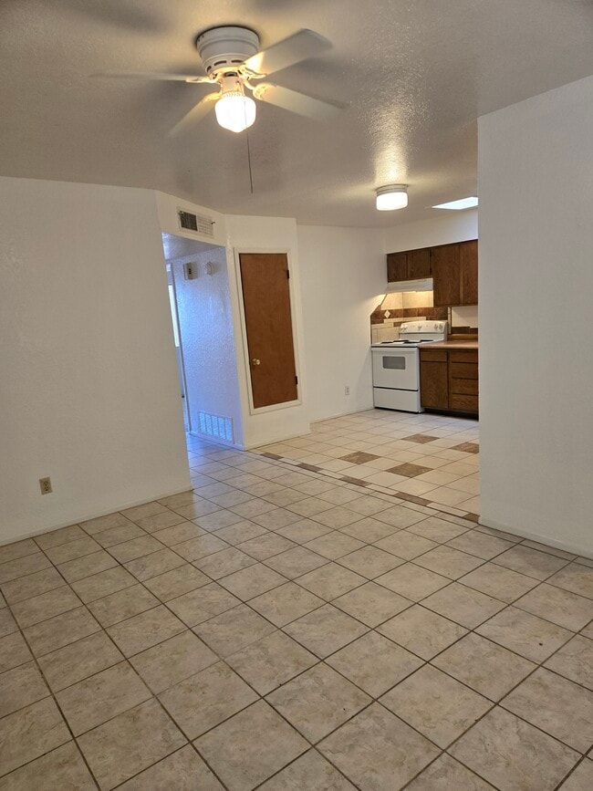 Building Photo - 5076 Inspiration Ln